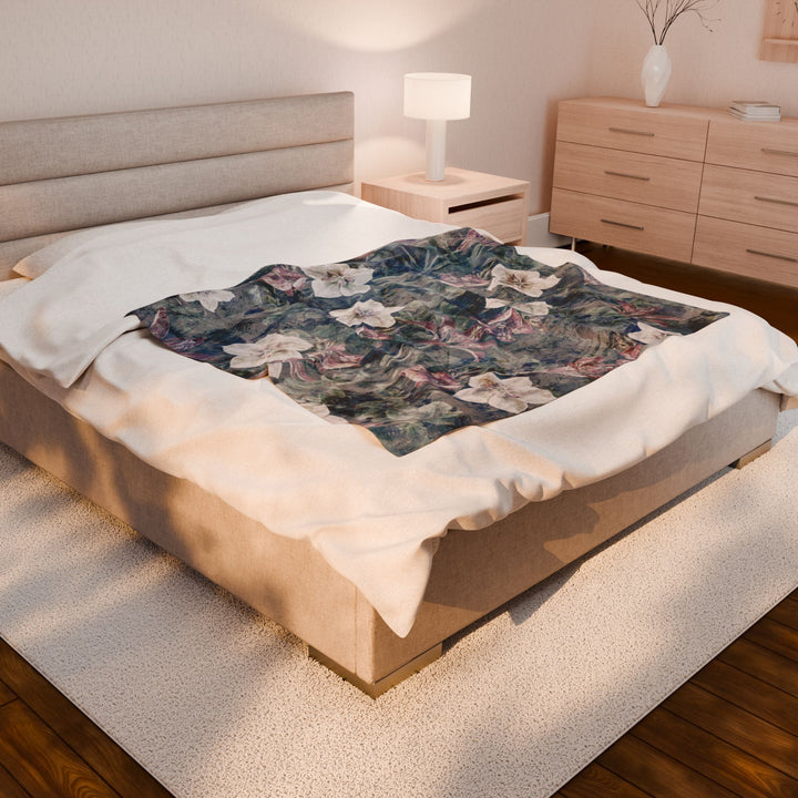 Luxury Velveteen Plush Blanket - Soft Amaryllis- Cozy & Soft