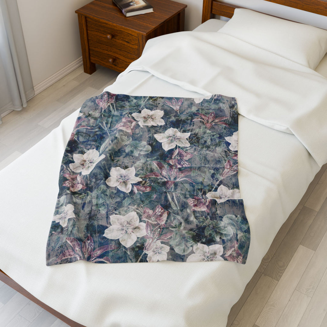 Luxury Velveteen Plush Blanket - Soft Amaryllis- Cozy & Soft